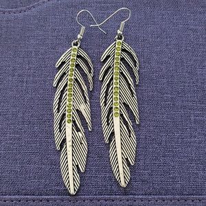 Leaf Green Gem earings NEW